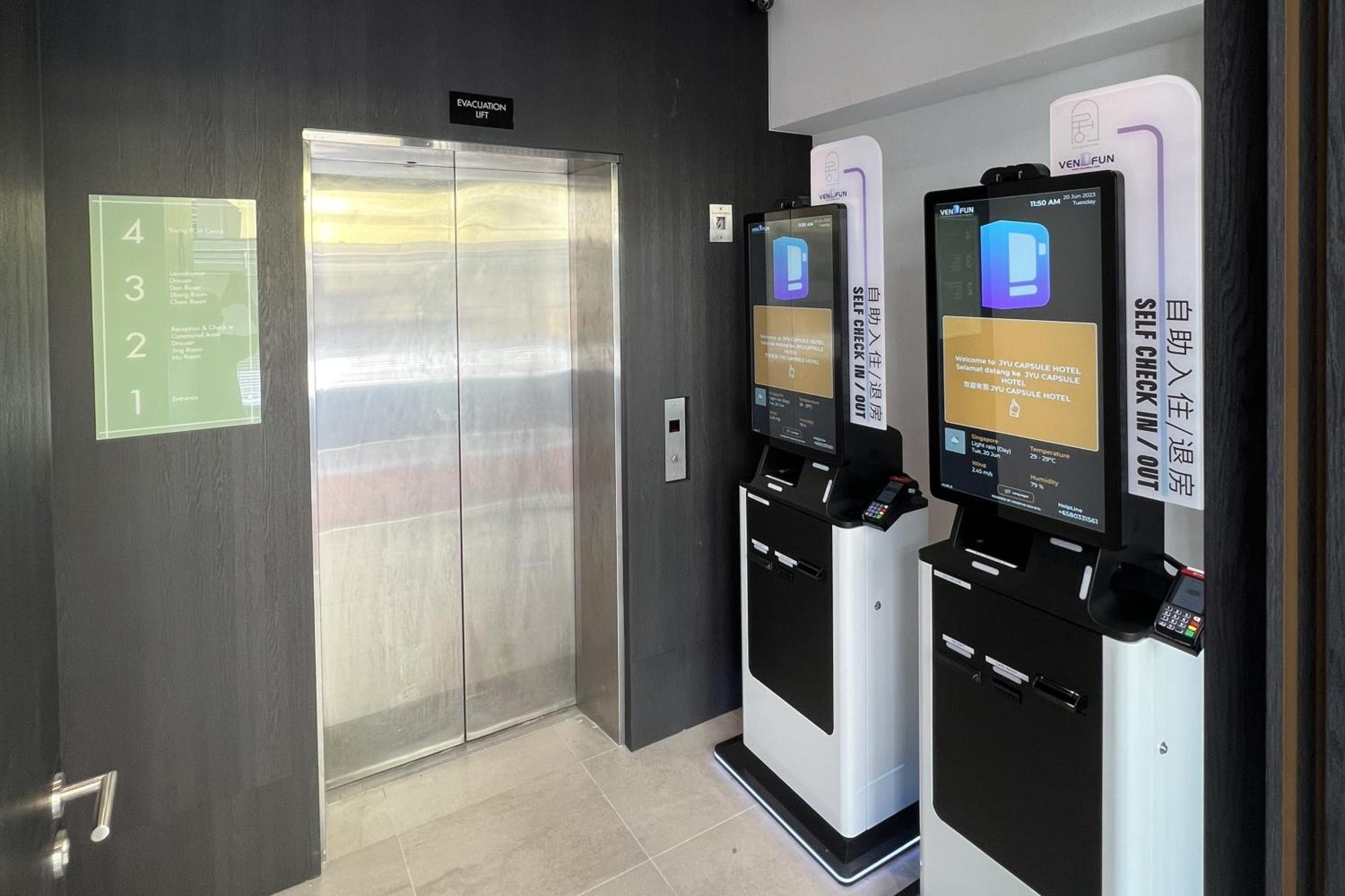 Jyu Capsule Hotel Сингапур Экстерьер фото